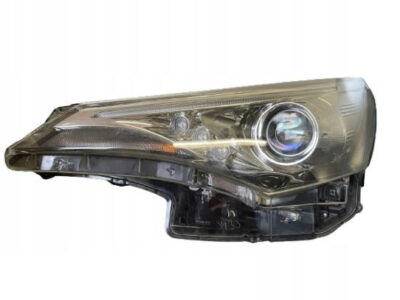 Toyota Avensis T270 Lampa przednia