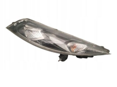 Nissan Juke I F15 Lampa przednia