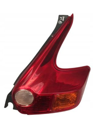 Nissan Juke I F15 Lampa tylna