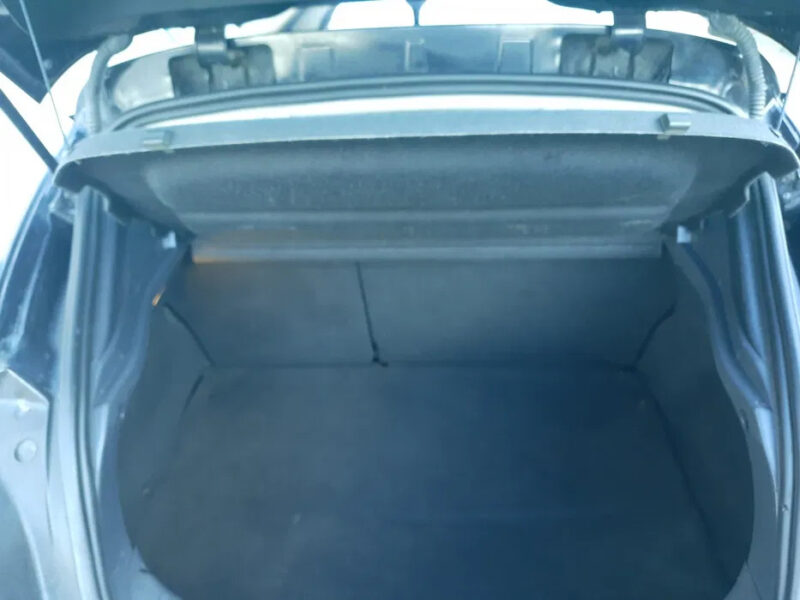 Wersja coupe Ładny stan 1.5 diesel bogata wersja ważne opłaty