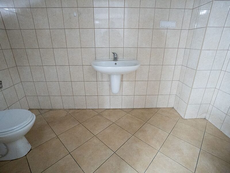 Magazyn z biurem. Ogrzewany. Poziom -1. Lublin, Konstantynów