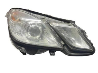 Mercedes-Benz E W212 Lampa przednia A2128208461 1LL01080004 0108000401778928