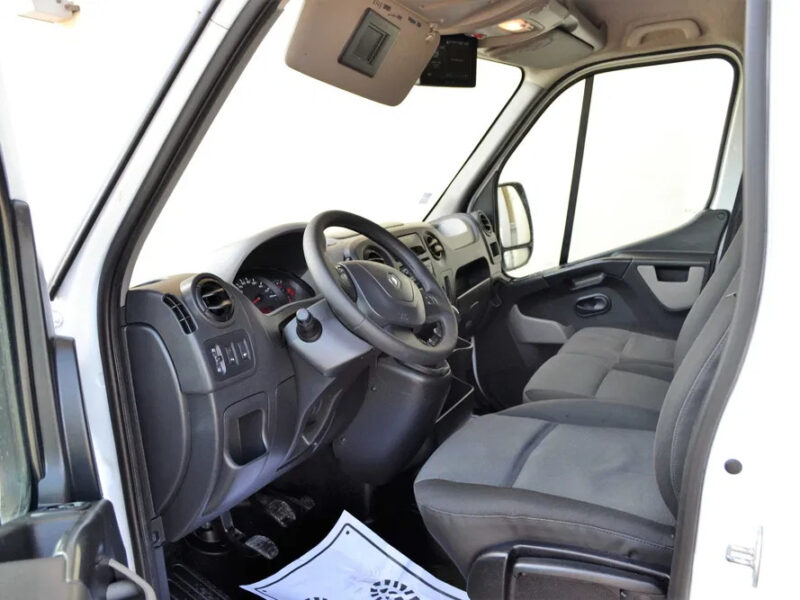 Renault Master 2.3dCi 130KM**Navi**Kamera cofania**Bagażnik dachowy**