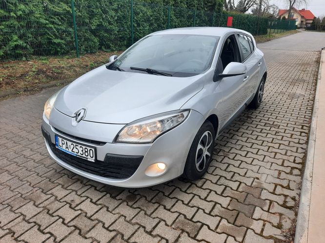 Ładny stan 1.6 benzyna gaz klimatyzacja ważne opłaty