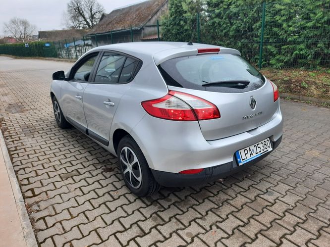 Ładny stan 1.6 benzyna gaz klimatyzacja ważne opłaty