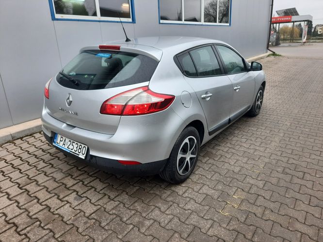 Ładny stan 1.6 benzyna gaz klimatyzacja ważne opłaty