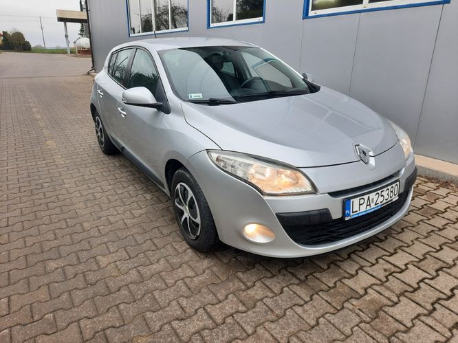 Ładny stan 1.6 benzyna gaz klimatyzacja ważne opłaty