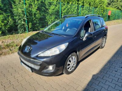 Model po lifcie 1.4 benzyna klimatyzacja ważne opłaty