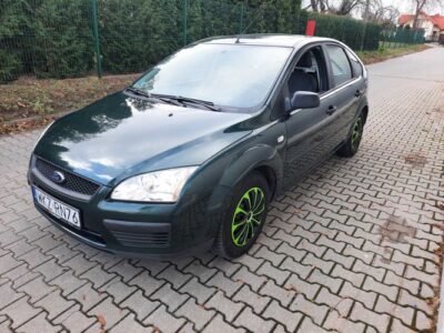 Ładny stan 1.6 benzyna klimatyzacja ważne opłaty