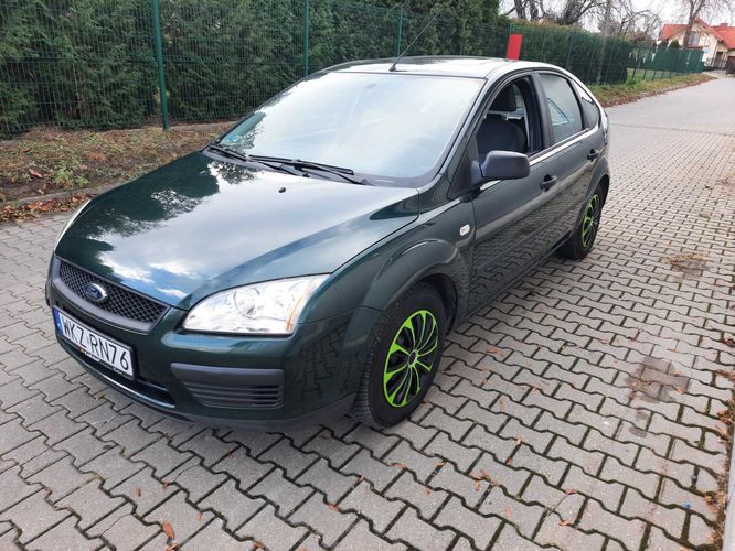 Ładny stan 1.6 benzyna klimatyzacja ważne opłaty