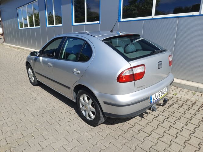 Ładny stan 1.6 benzyna klimatyzacja ważne opłaty
