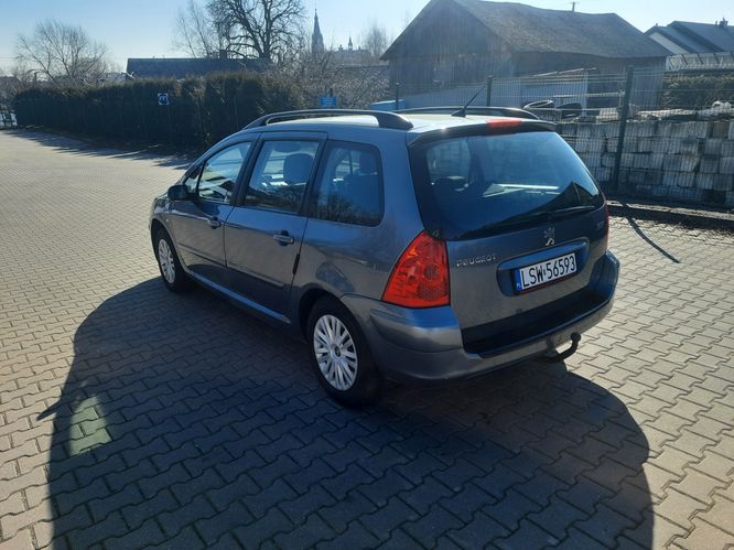 Ładny stan 2.0 benzyna ważne opłaty