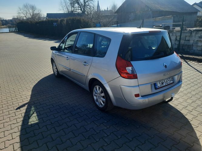Ładny stan 1.6 benzyna po lifcie ważne opłaty