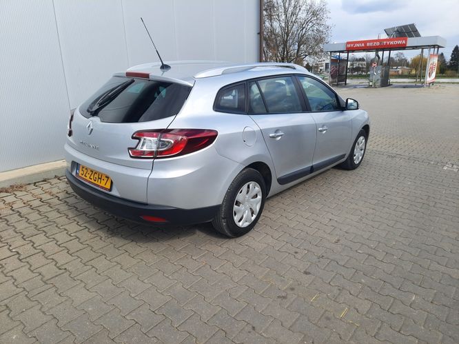 1.6 benzyna 6 biegów navi po opłatach