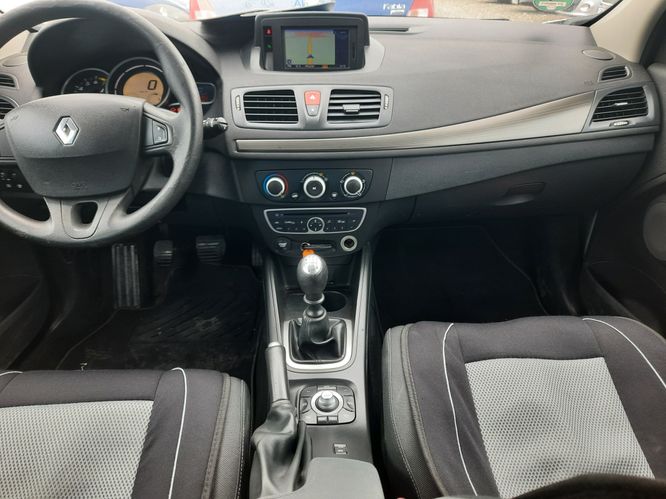 1.6 benzyna 6 biegów navi po opłatach
