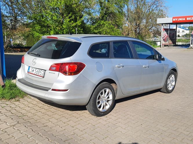 Ładny stan 1.4 benzyna na łańcuchu sprowadzony i zarejestrowany