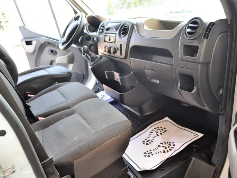 Renault Master 2.3dCi 130KM**Navi**Kamera cofania**Bagażnik dachowy**