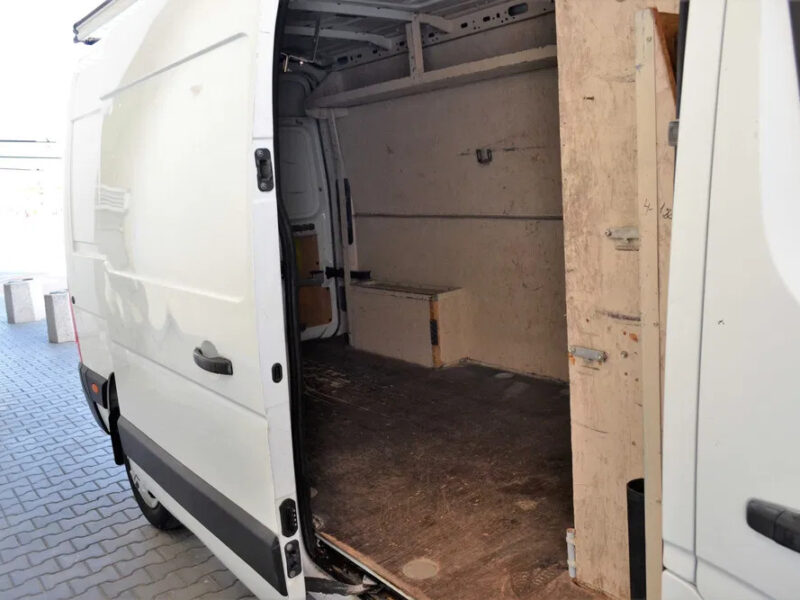 Renault Master 2.3dCi 130KM**Navi**Kamera cofania**Bagażnik dachowy**