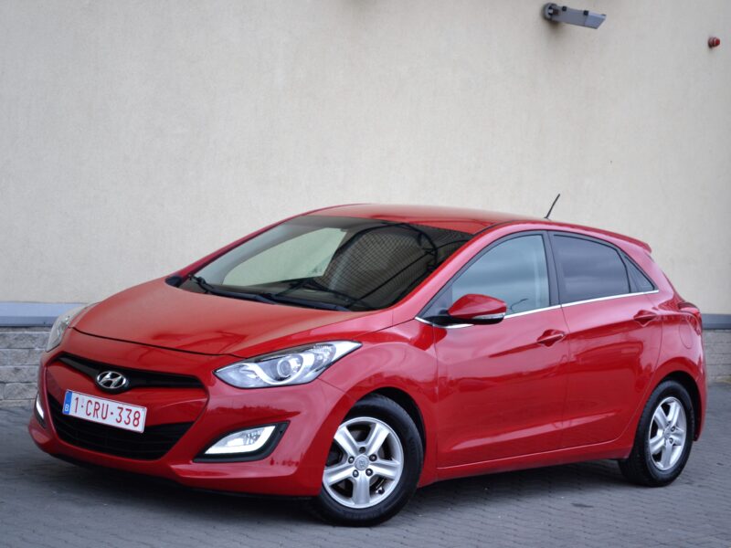 Hyundai i30 1.6CRDi 110KM**Klimatyzacja**Bluetooth**AUX/USB**DRL