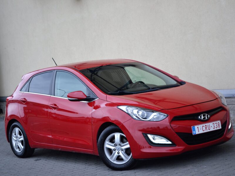Hyundai i30 1.6CRDi 110KM**Klimatyzacja**Bluetooth**AUX/USB**DRL