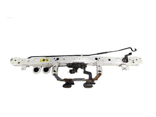 Nissan Juke I F15 Pas przedni 46977