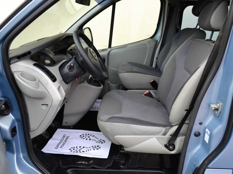 Opel Vivaro 2.0CDTi 115KM**9-osobowy**Klimatyzacja**Zadbany