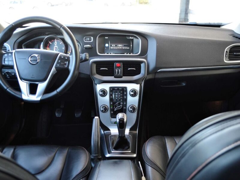Volvo V40 2.0 D2 120KM**Ocean Race**Navi**Skóra**Virtual Cockpit