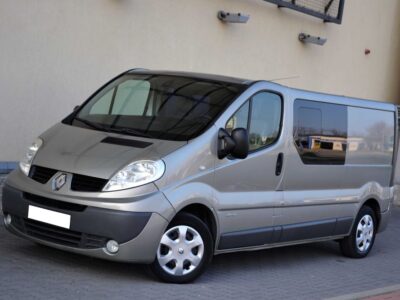 Renault Trafic 2.0dCi 115KM**Brygadówka**6-osobowy**Czujniki park.