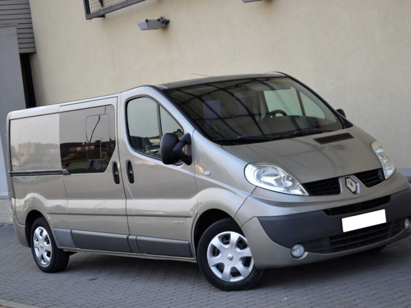 Renault Trafic 2.0dCi 115KM**Brygadówka**6-osobowy**Czujniki park.
