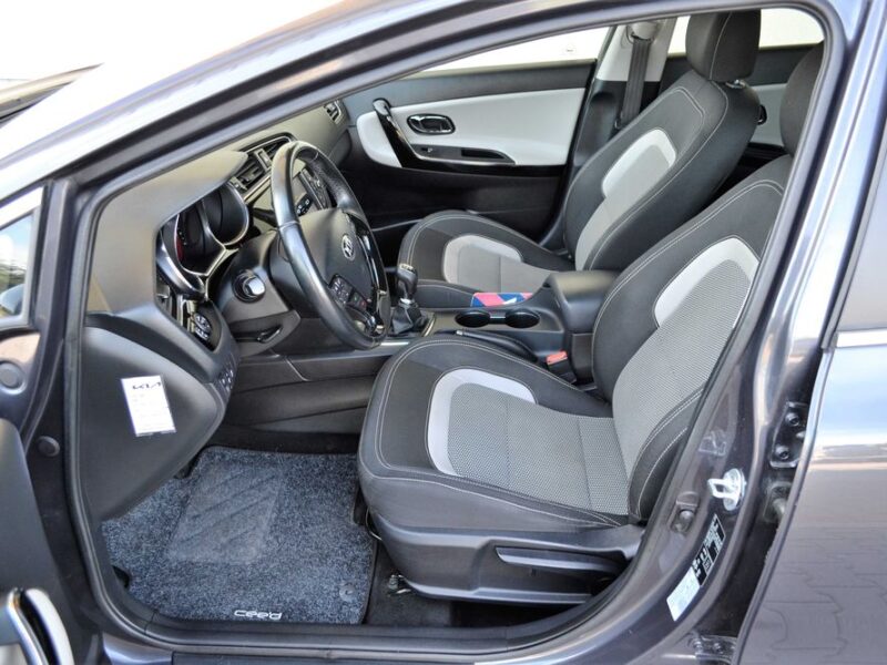 Kia Ceed 1.6CRDi 110KM Lift**Navi**Kamera cofania**LED**Climatronic