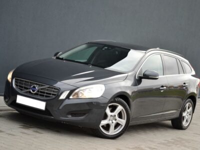 Volvo V60 1.6d 115KM**Skóra**Navi**Tempomat**Bluetooth**AUX/USB