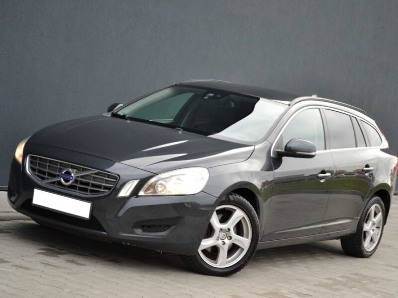 Volvo V60 1.6d 115KM**Skóra**Navi**Tempomat**Bluetooth**AUX/USB