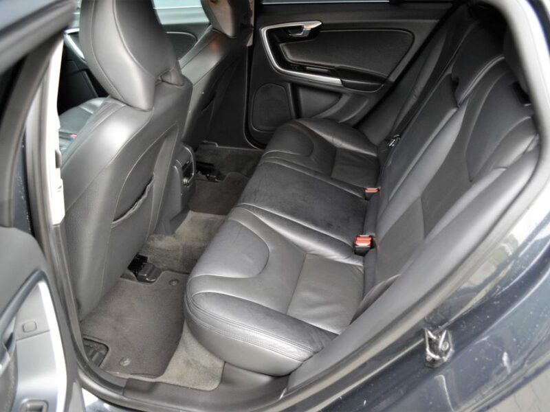 Volvo V60 1.6d 115KM**Skóra**Navi**Tempomat**Bluetooth**AUX/USB
