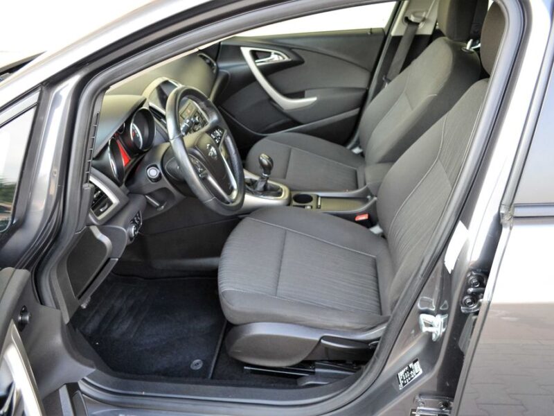 Opel Astra J 1.6 115KM**Navi**Klimatyzacja**Czujniki parkowania