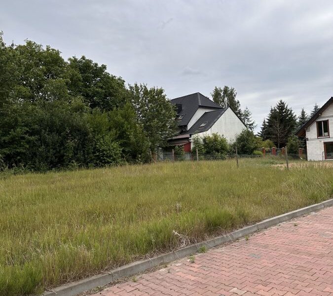 Jakubowice Kon. działka idealna pod dom z ogrodem