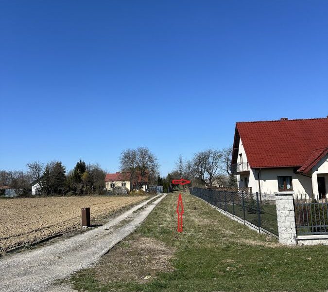 SMUGI - działka w cichej okolicy blisko miasta.