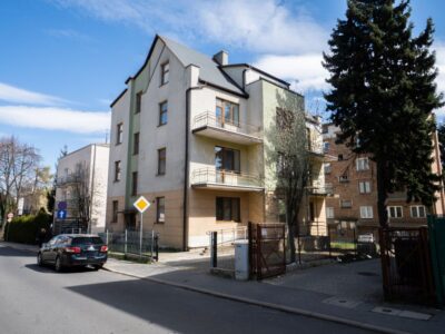 Inwestycja: budynek mieszkalny, blisko Centrum.