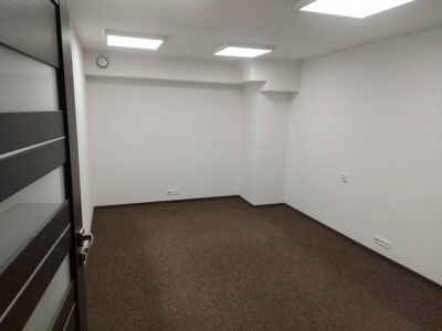 Lokal biurowy 15,30 mkw z parkingiem