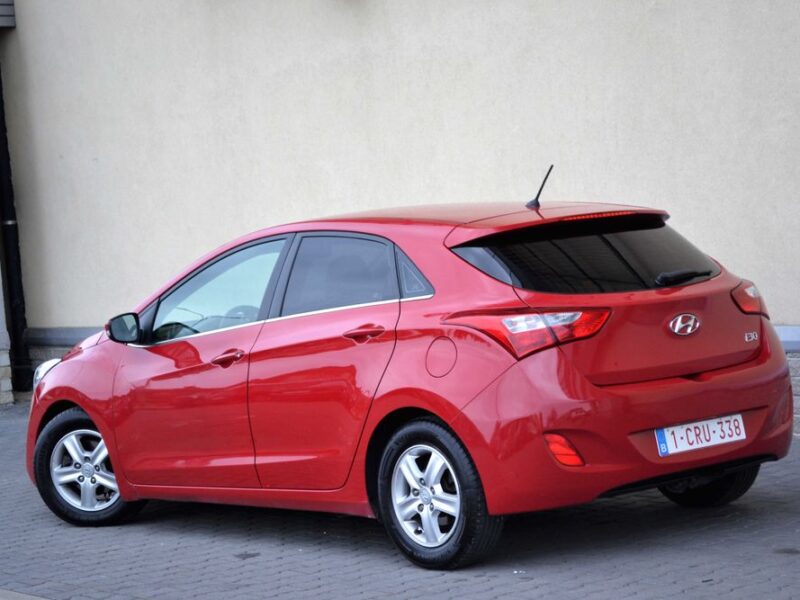 Hyundai i30 1.6CRDi 110KM**Klimatyzacja**Bluetooth**AUX/USB**DRL