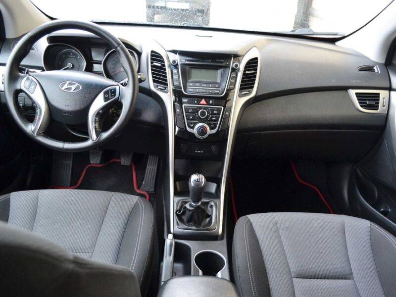 Hyundai i30 1.6CRDi 110KM**Klimatyzacja**Bluetooth**AUX/USB**DRL