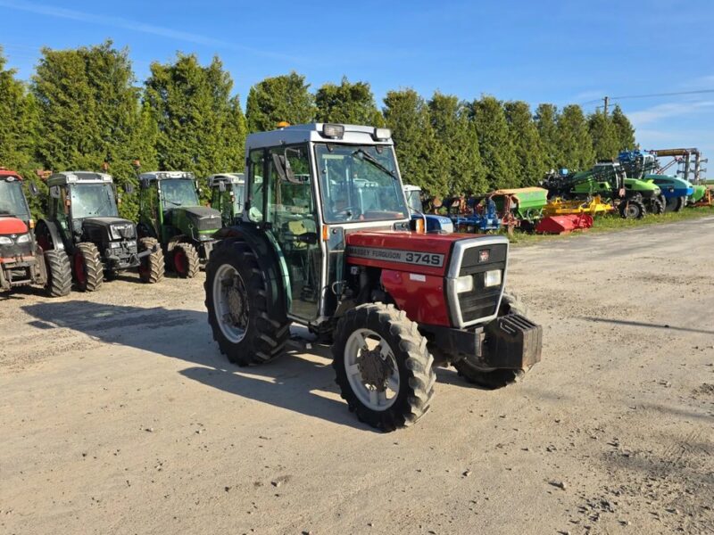 Massey Ferguson 374S
