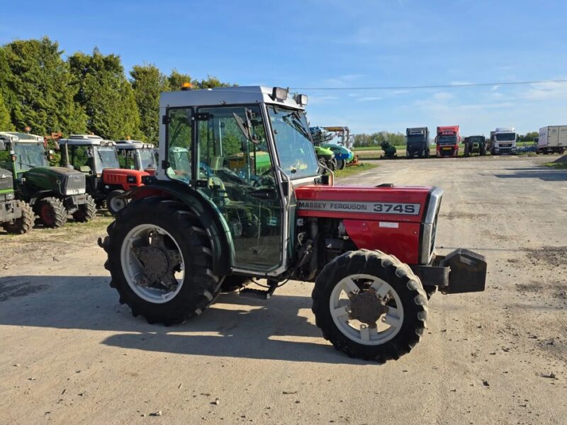 Massey Ferguson 374S