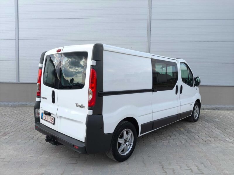 Renault Trafic 2.0 DCi 115KM**Brygadówka 6-osobowy**Klimatyzacja**Lift