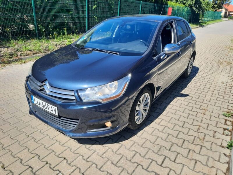 Super cena 1.6 benzyna ważne opłaty jeździ nierówna praca silnika