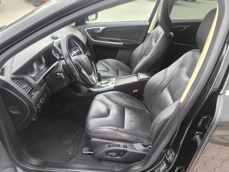 Volvo XC60 2.0D 163KM Automat**R-Design**Skóra**Xenon*Navi*2x kpl. kół