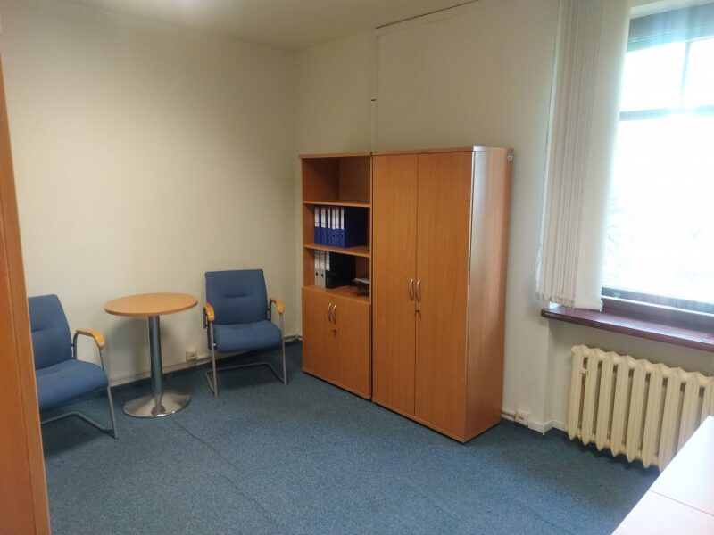 Pokój biurowy 16 mkw na Sławinku.