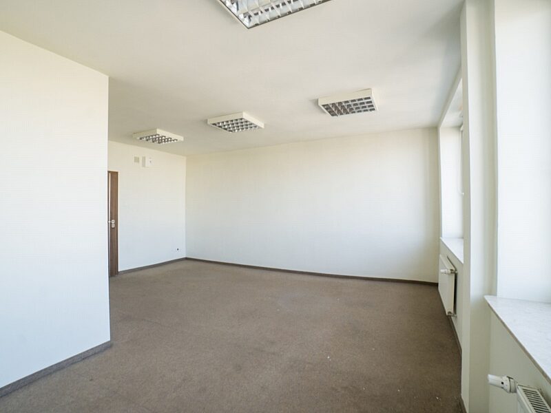 Biuro 31 m2. Parking, winda.
