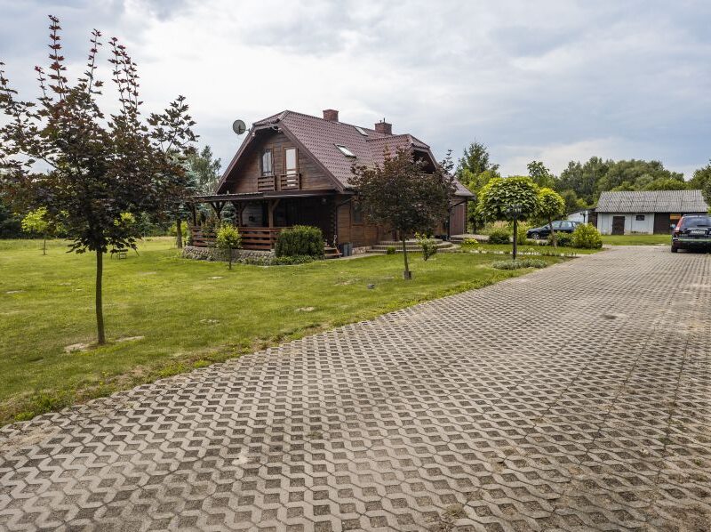 Rezydencja z dużym ogrodem pod Lublinem