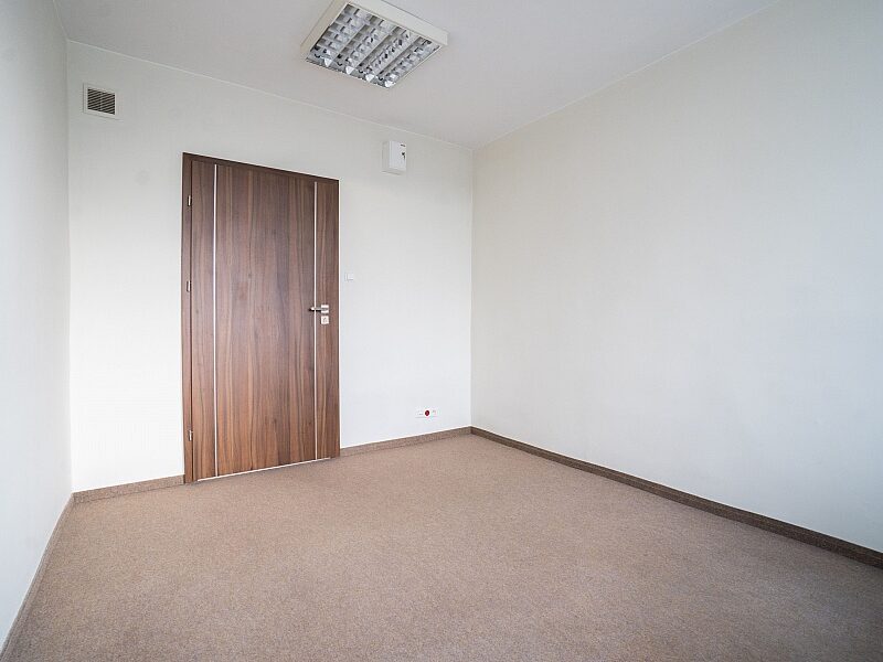 Biuro 13 m2. Parking, winda.