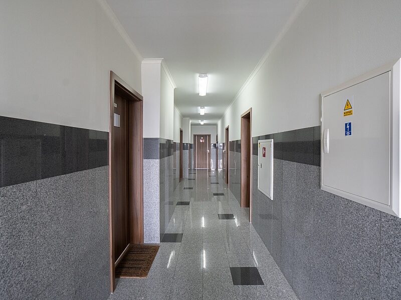 Biuro 13 m2. Parking, winda.